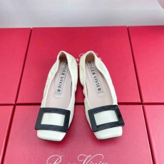 Roger Vivier flat shoes